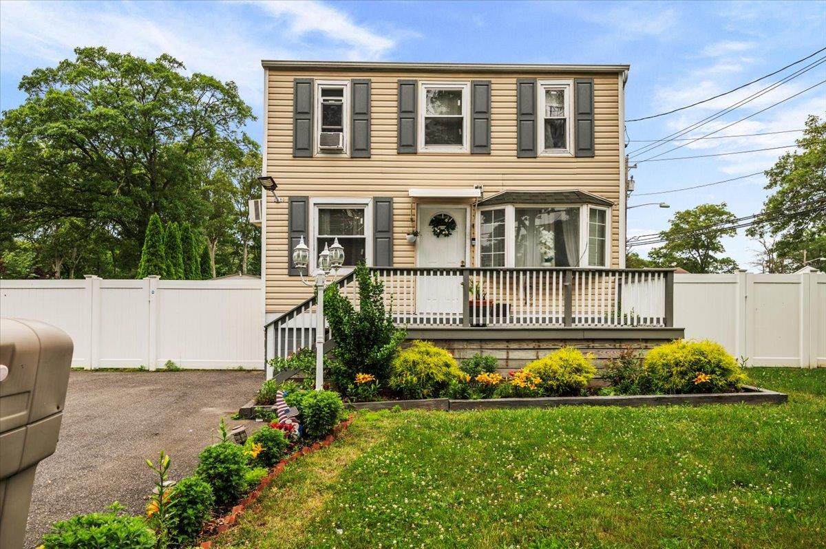 145 Schmidt Avenue - Photo 1