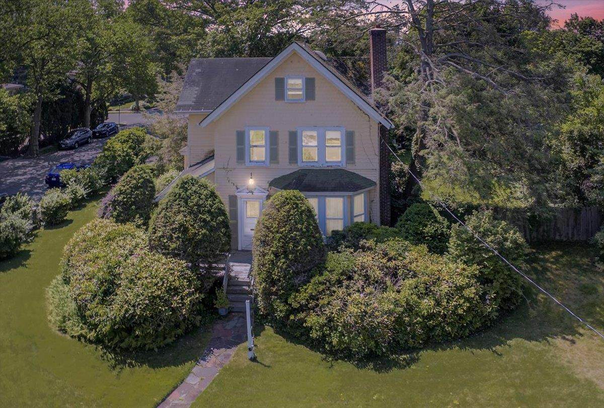 134 Warner Avenue - Photo 1