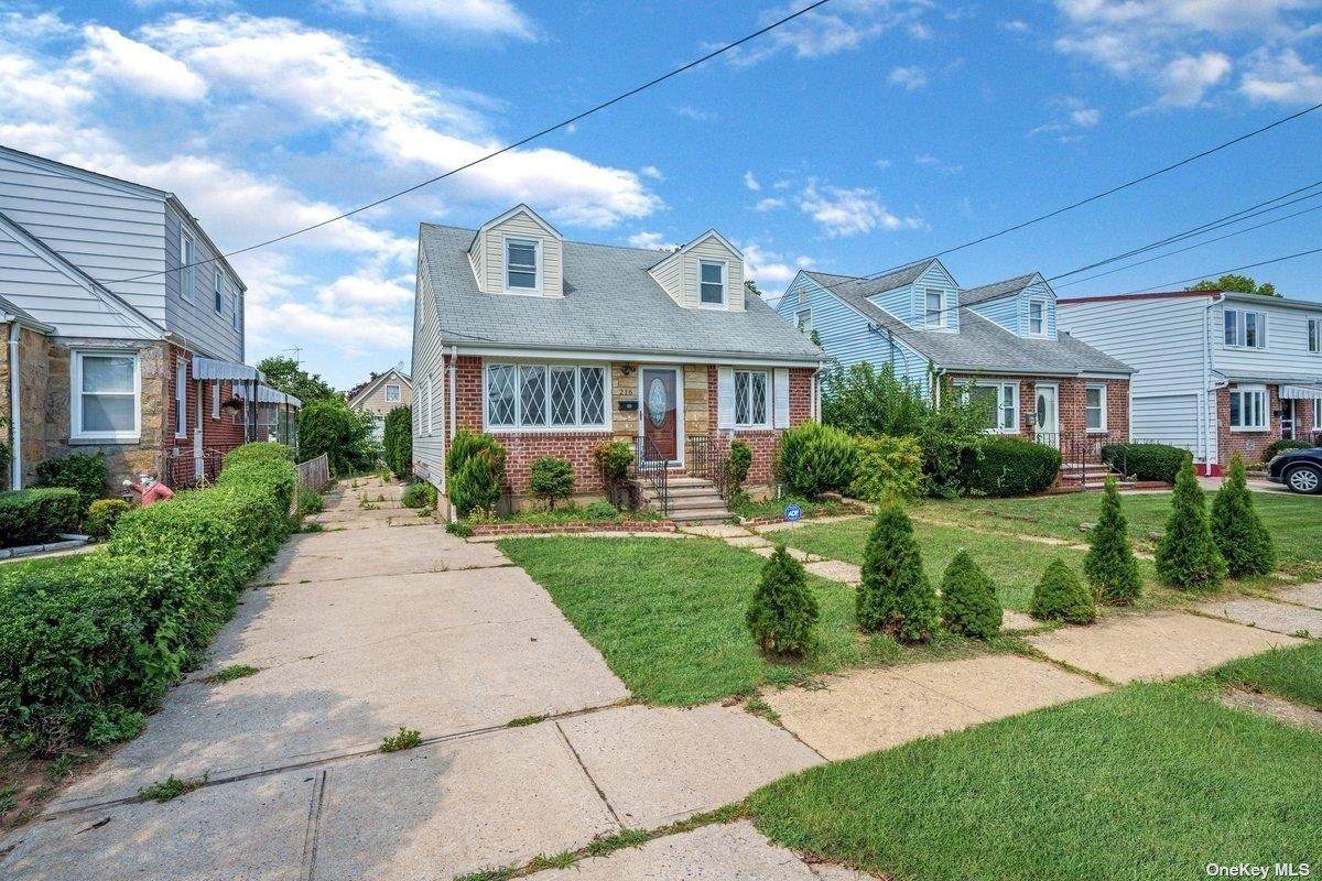 216 Raff Avenue - Photo 1
