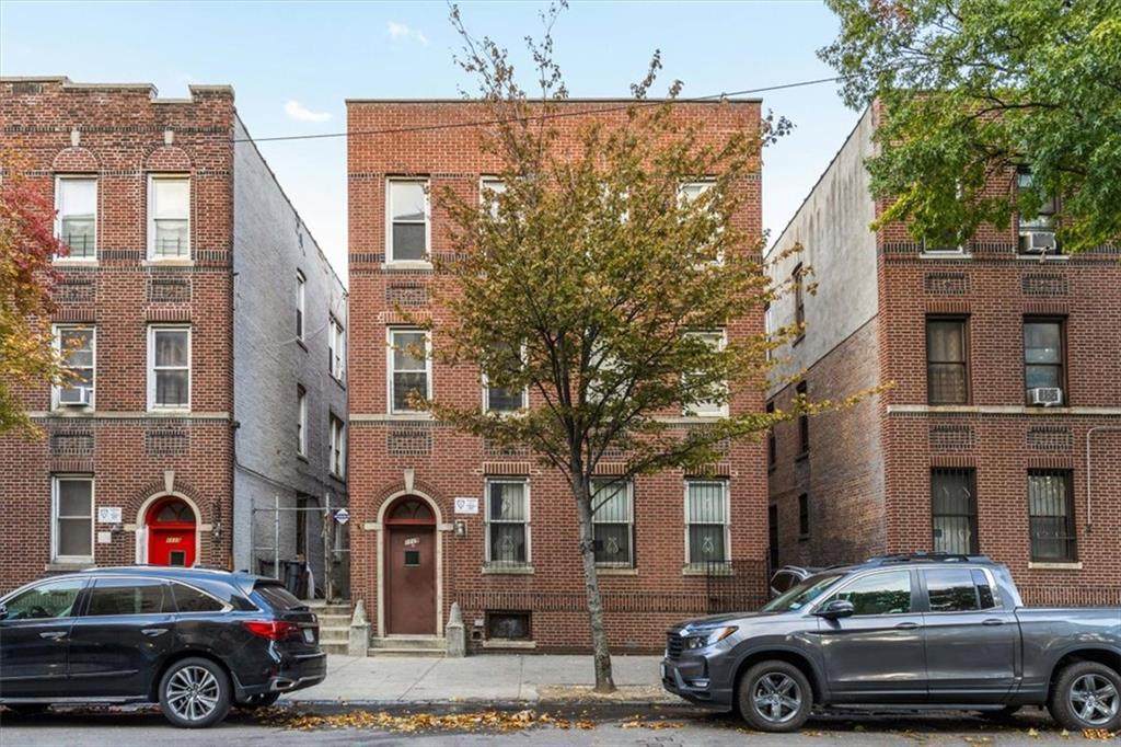 1119 Morris Avenue - Photo 1