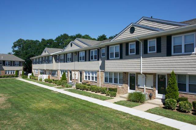 1355 Roanoke Avenue - Photo 1