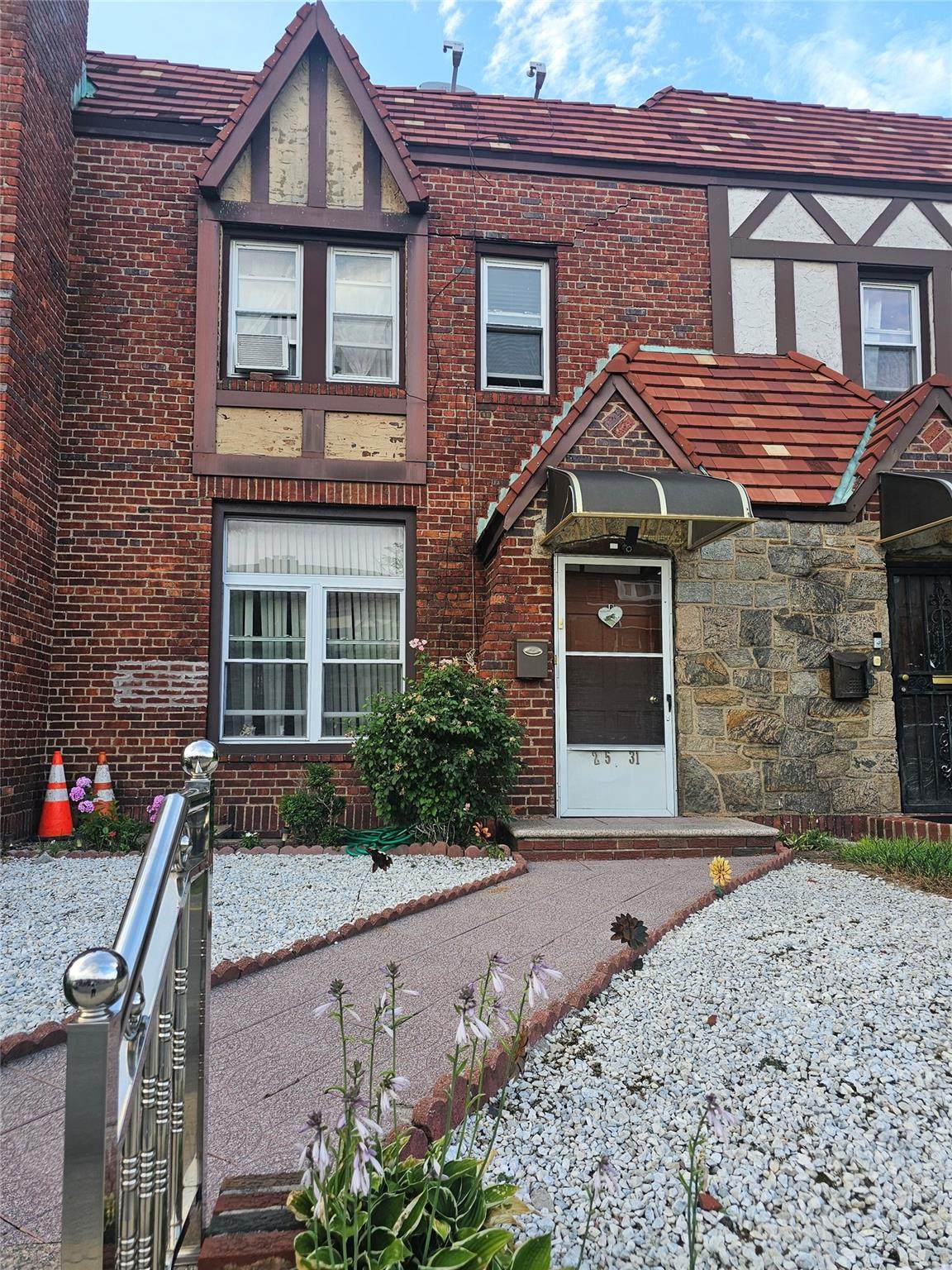 21531 Murdock Avenue - Photo 1