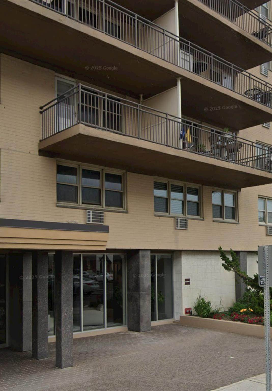 25 Neptune Boulevard - Photo 1