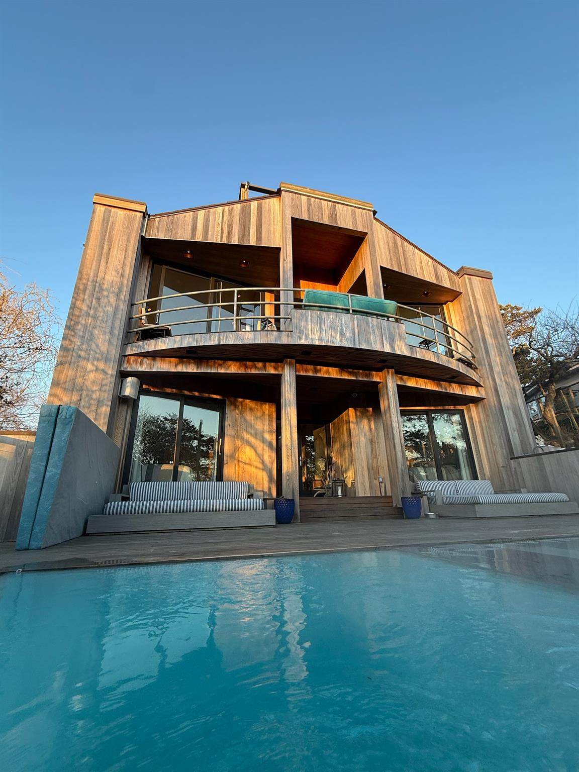 358 Crown Walk - Photo 1