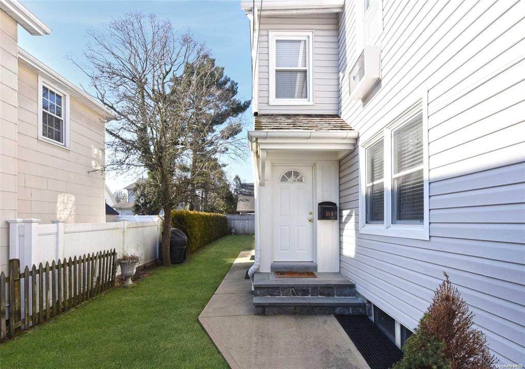 30 Maryland Avenue - Photo 1