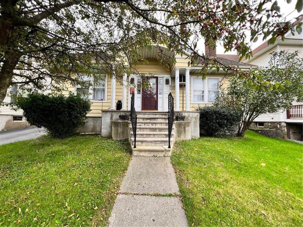 65 Monhagen Avenue - Photo 1