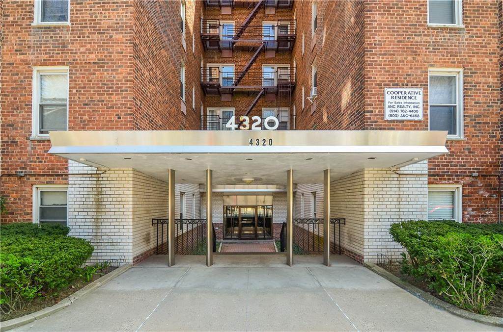 4320 Van Cortlandt Park East - Photo 1