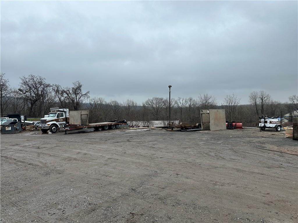 419 Western Highway - Photo 1