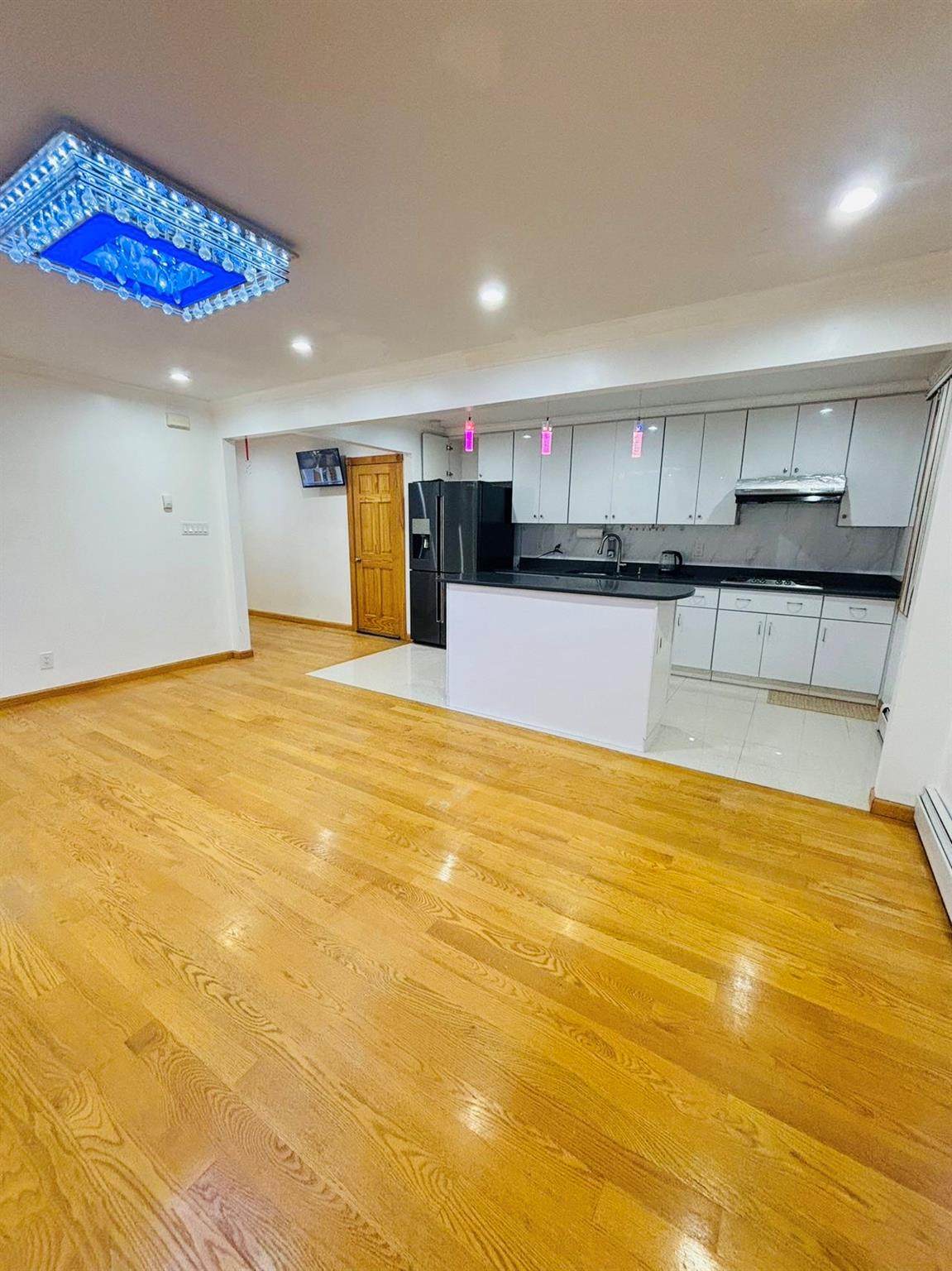 23-16 125 St - Photo 1