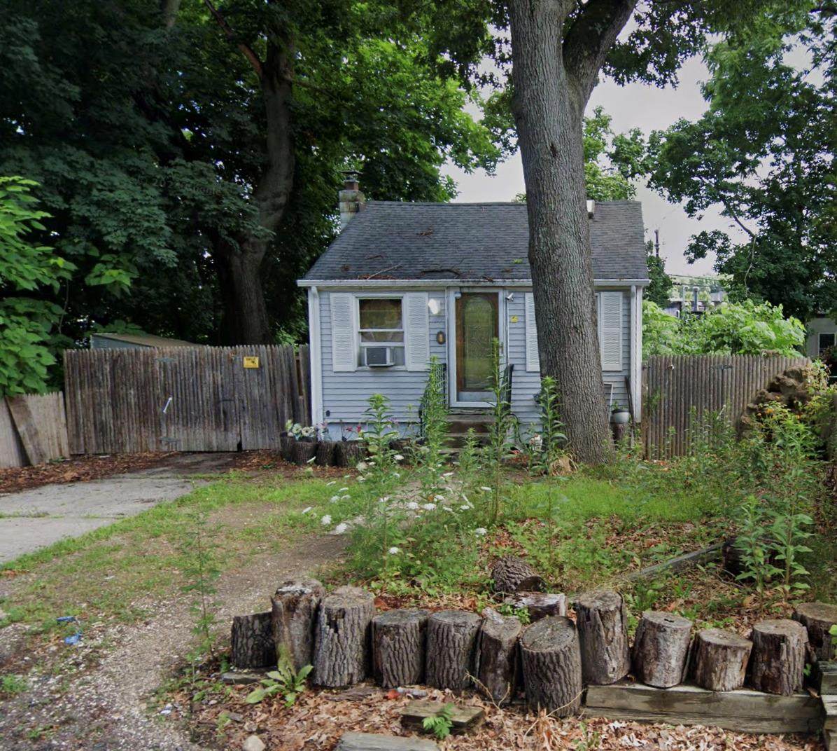 109 Wyona Avenue - Photo 1
