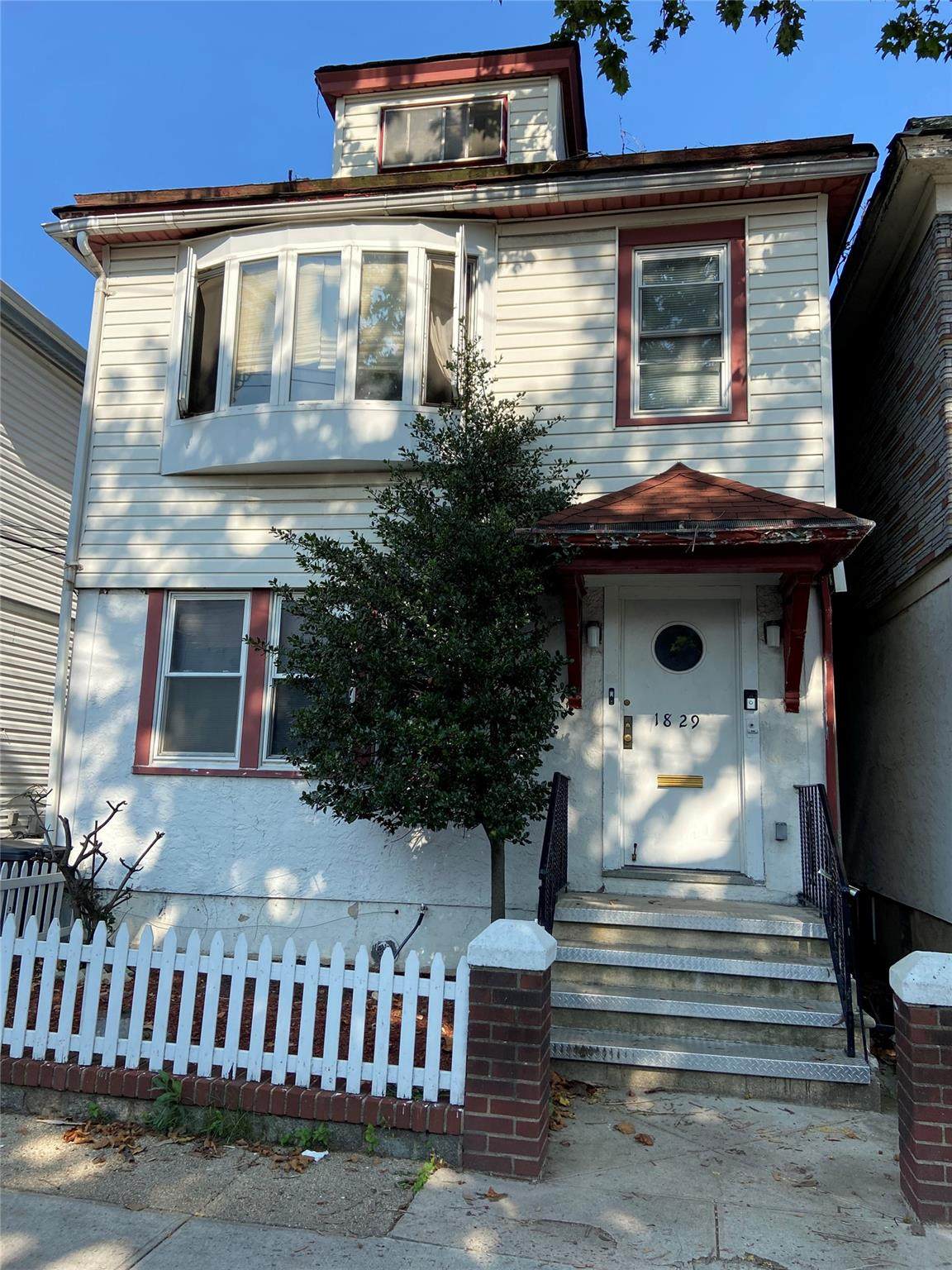 18-29 129 Street - Photo 1