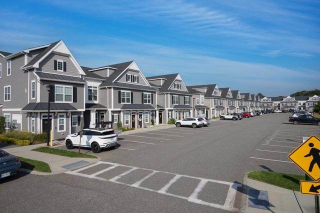 104 Sutton Court - Photo 1