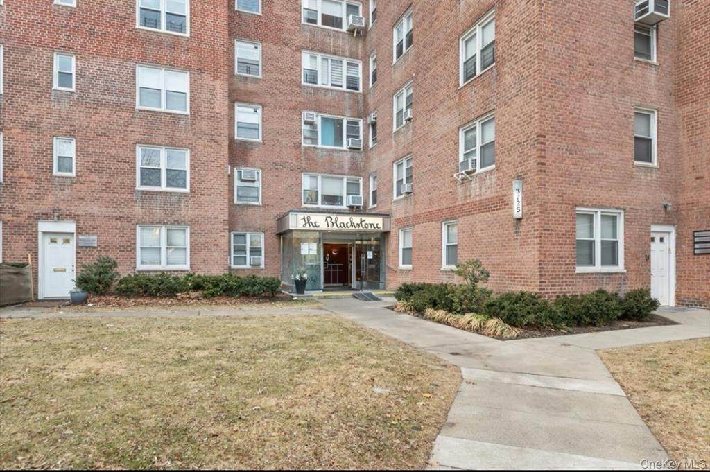 3725 Henry Hudson Parkway - Photo 1