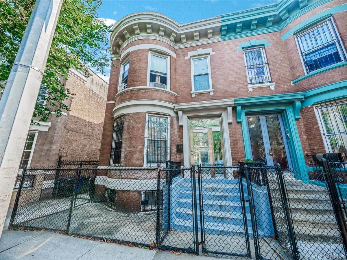 860 Manida Street - Photo 1