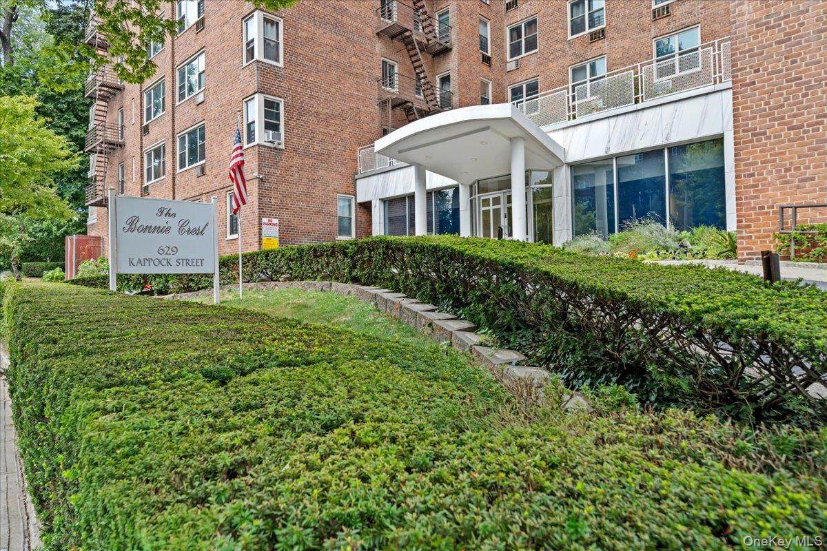 629 Kappock Street - Photo 1