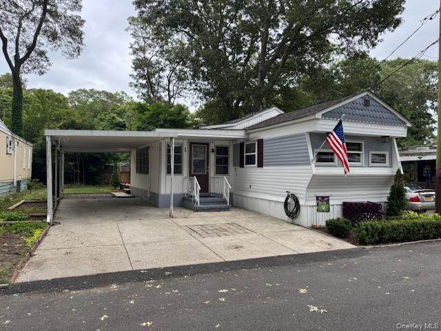 658 Sound Avenue - Photo 1