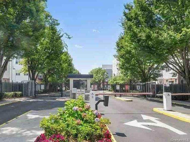 100 Neptune Lane - Photo 1