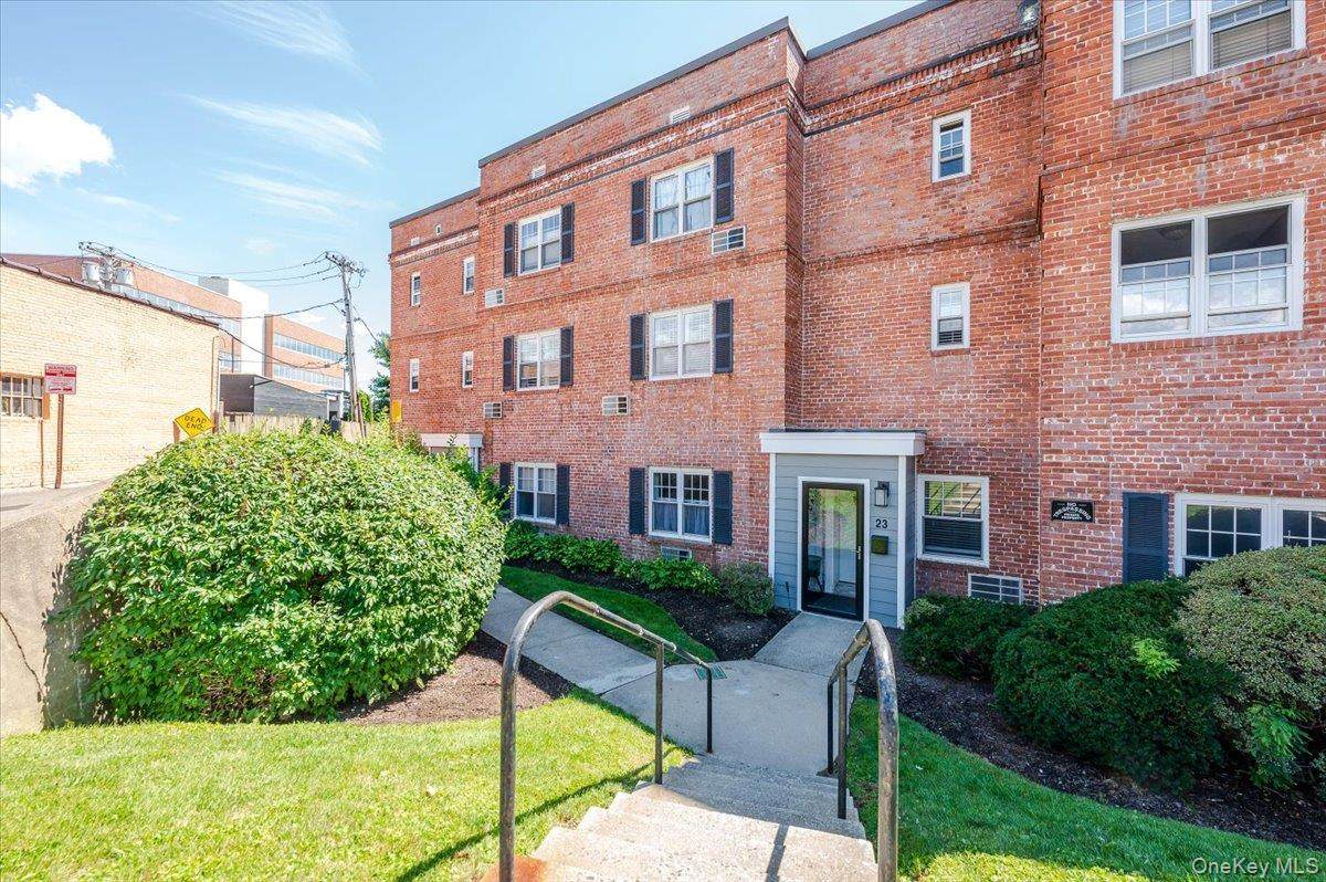 23 Village Avenue - Photo 1