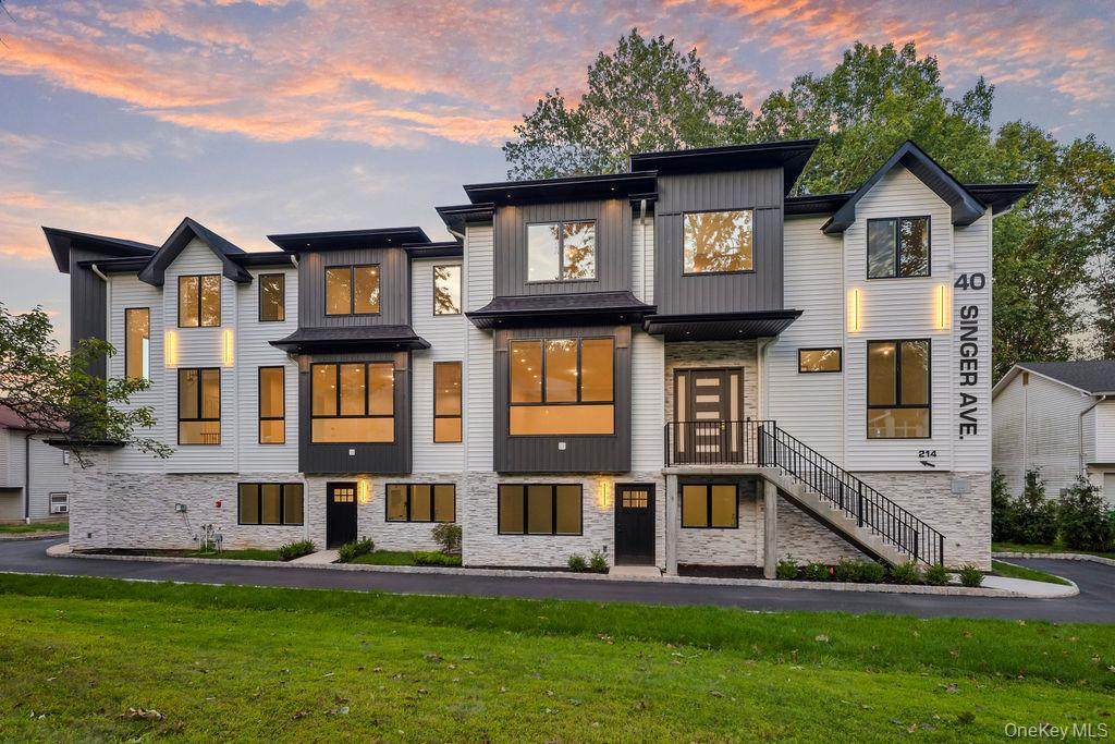 40 Singer Avenue - Photo 1