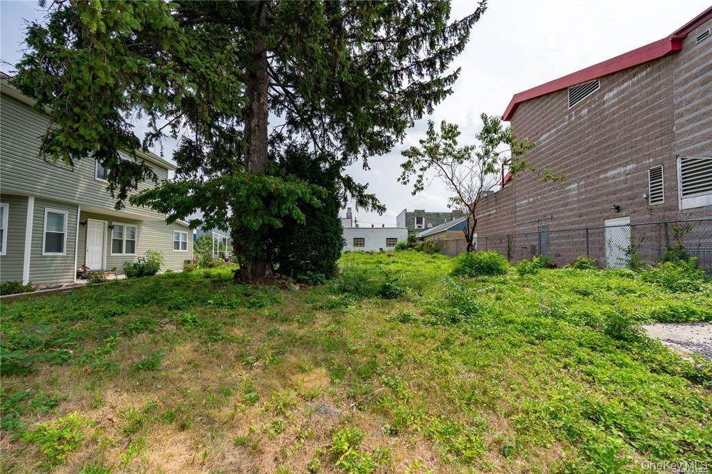 150-12 12 Avenue - Photo 1