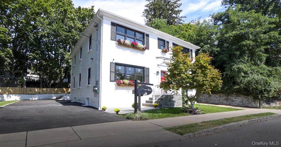 23-25 Van Duzen Place - Photo 1