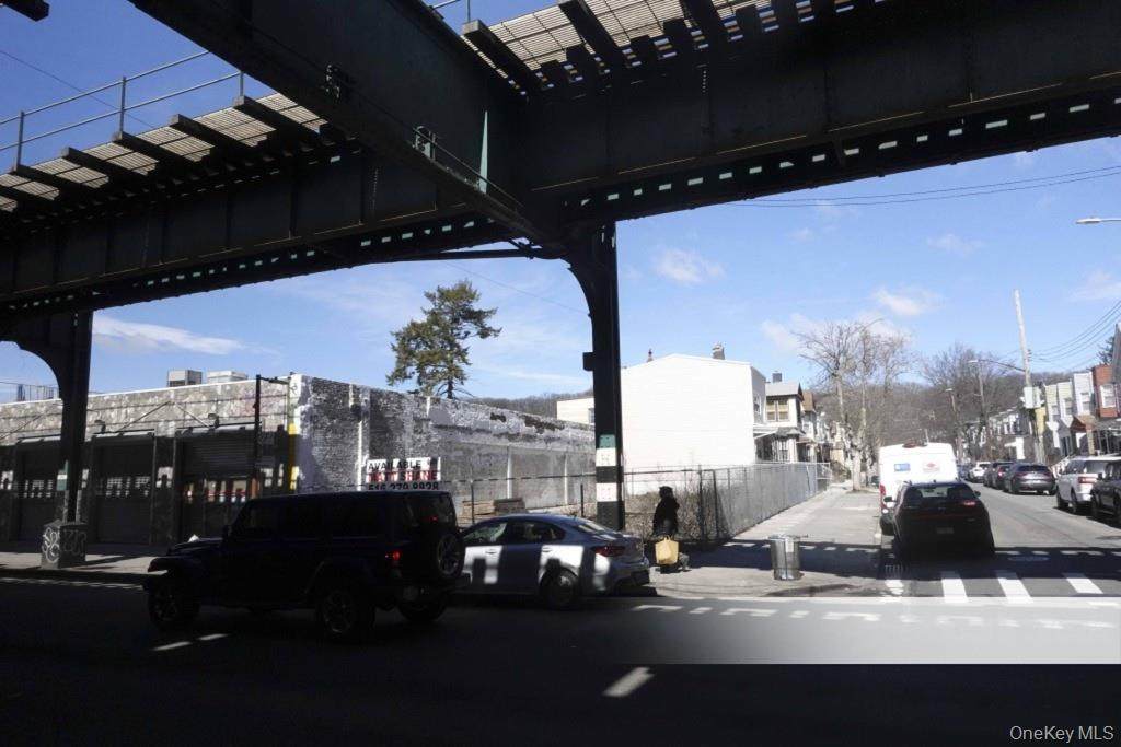 78-19 Jamaica Avenue - Photo 1