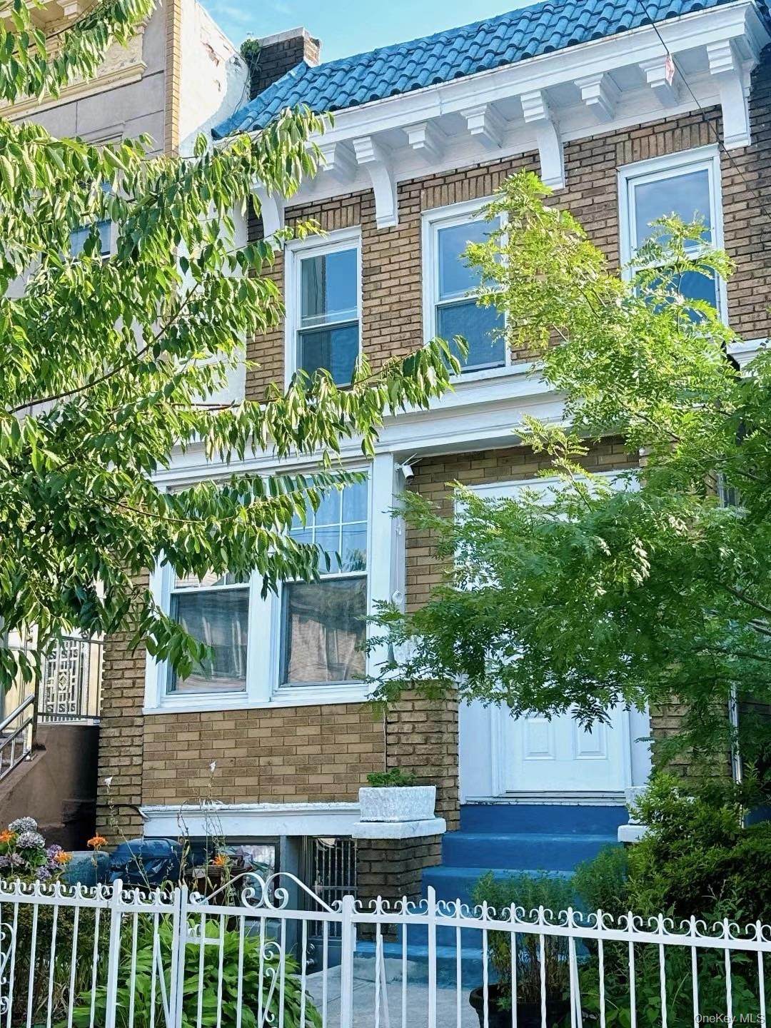 852 71 Street - Photo 1