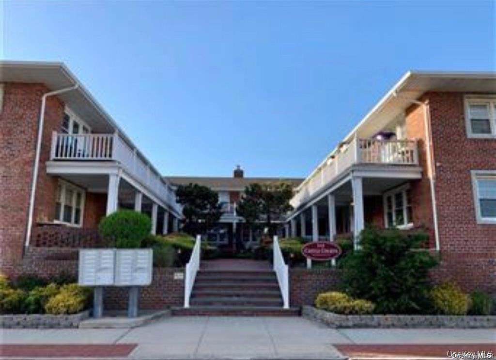 215 Broadway - Photo 1