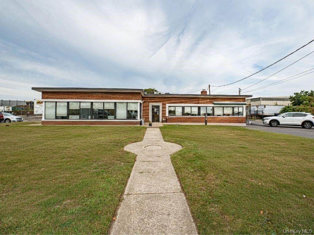 1250 Wellwood Avenue - Photo 1