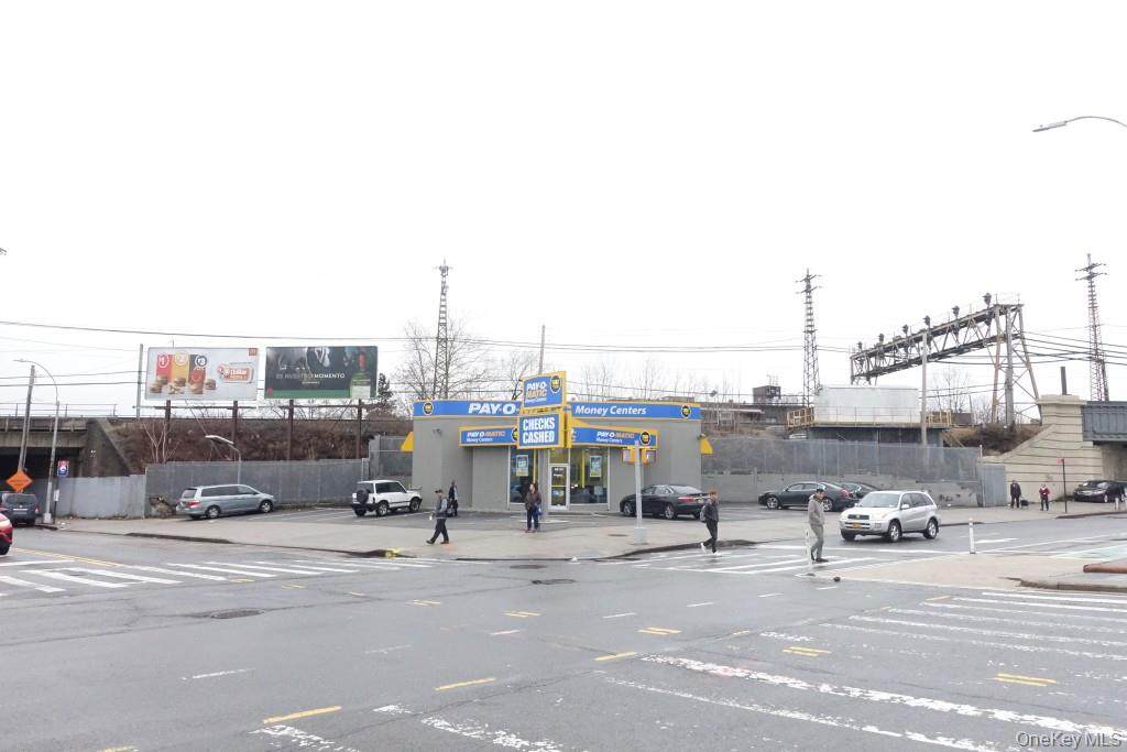 68-12 Queens Boulevard - Photo 1