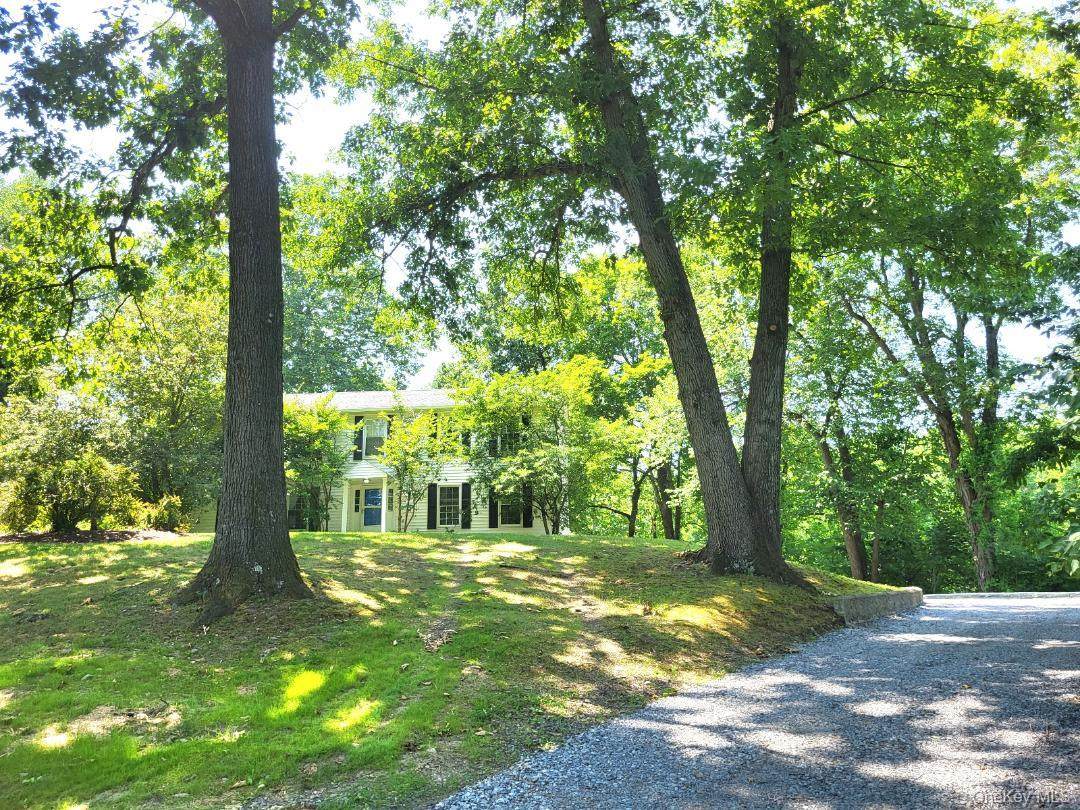 15 Blue Jay Drive - Photo 1
