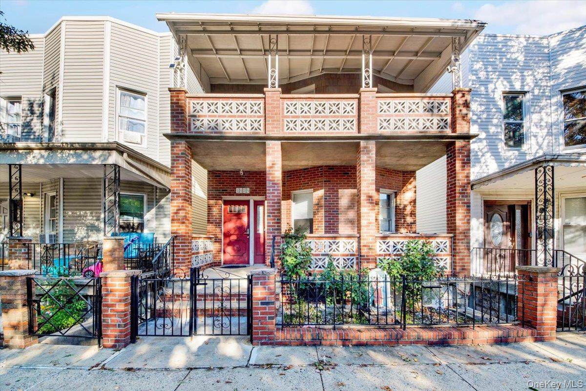 1858 Wallace Avenue - Photo 1