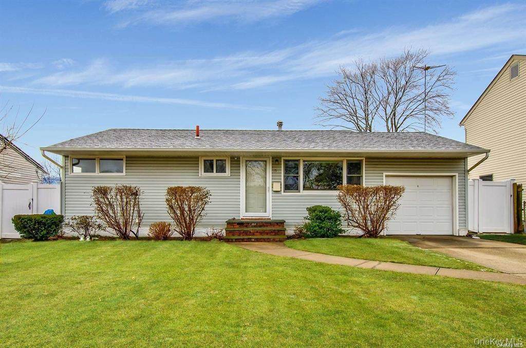 15 Janet Drive - Photo 1