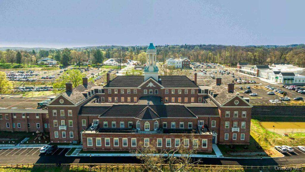 480 Bedford - Photo 1