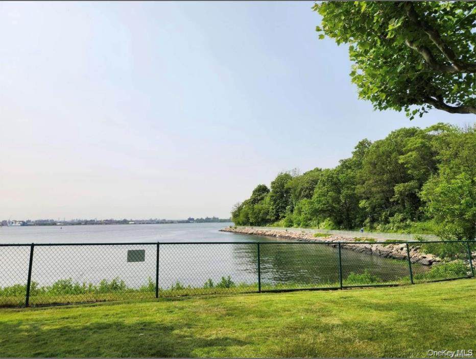 512 115th Street - Photo 1