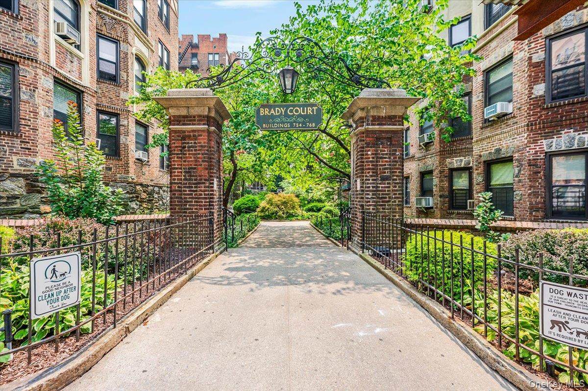 758 Brady - Photo 1