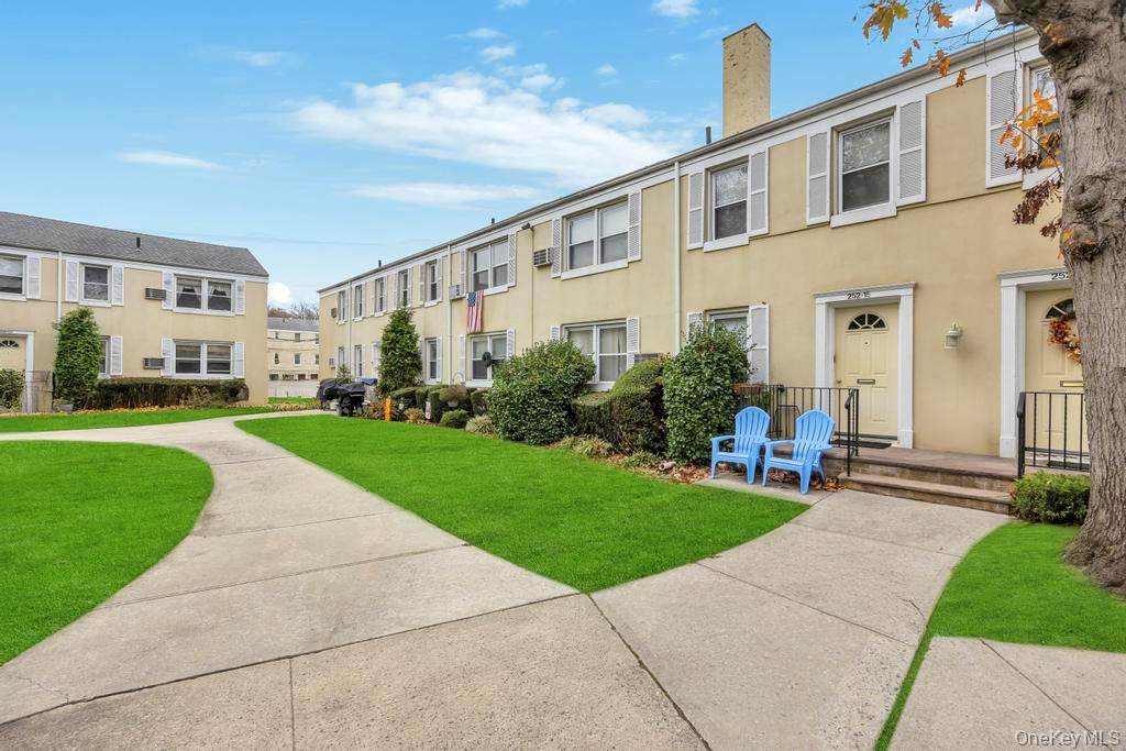 252-15 72nd Avenue - Photo 1