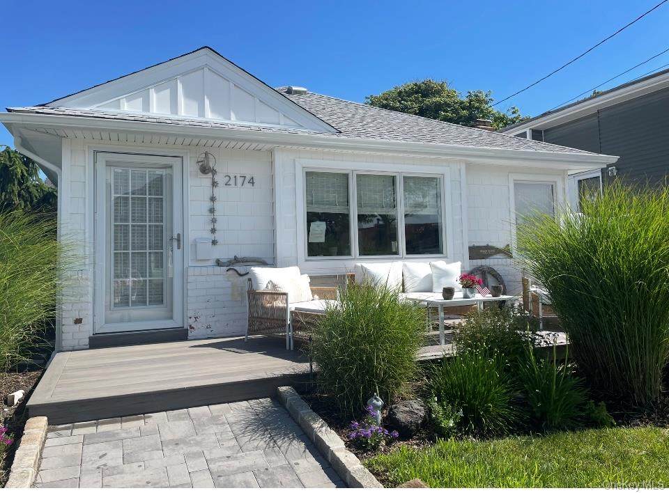 2174 Bay Boulevard - Photo 1