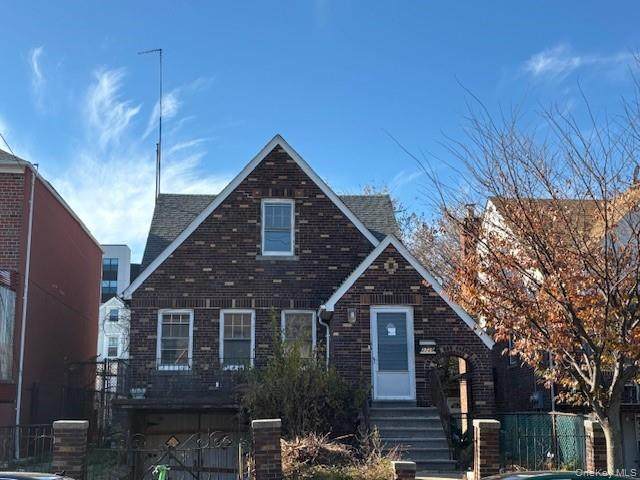 2729 Paulding Avenue - Photo 1