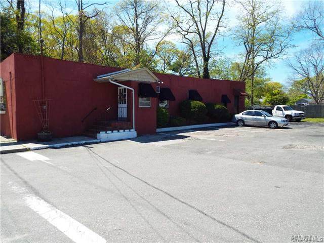 421 Commack Road - Photo 1