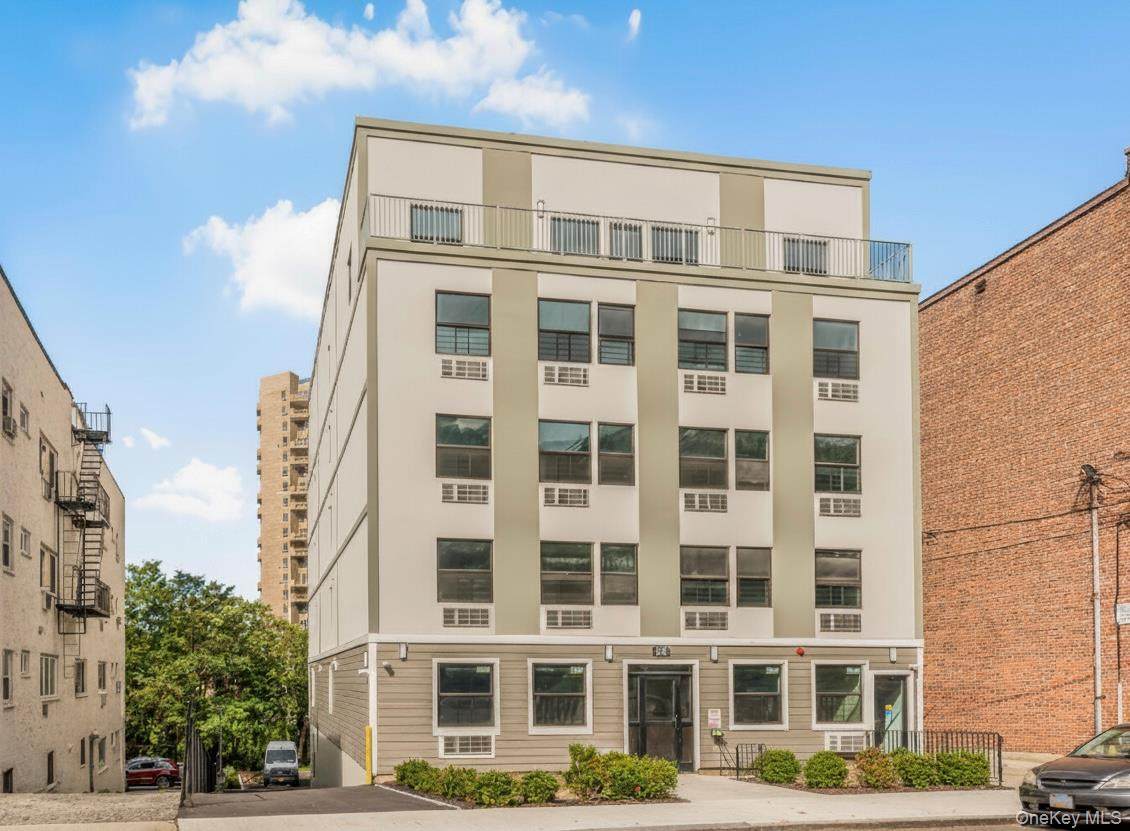 409 Warburton Avenue - Photo 1