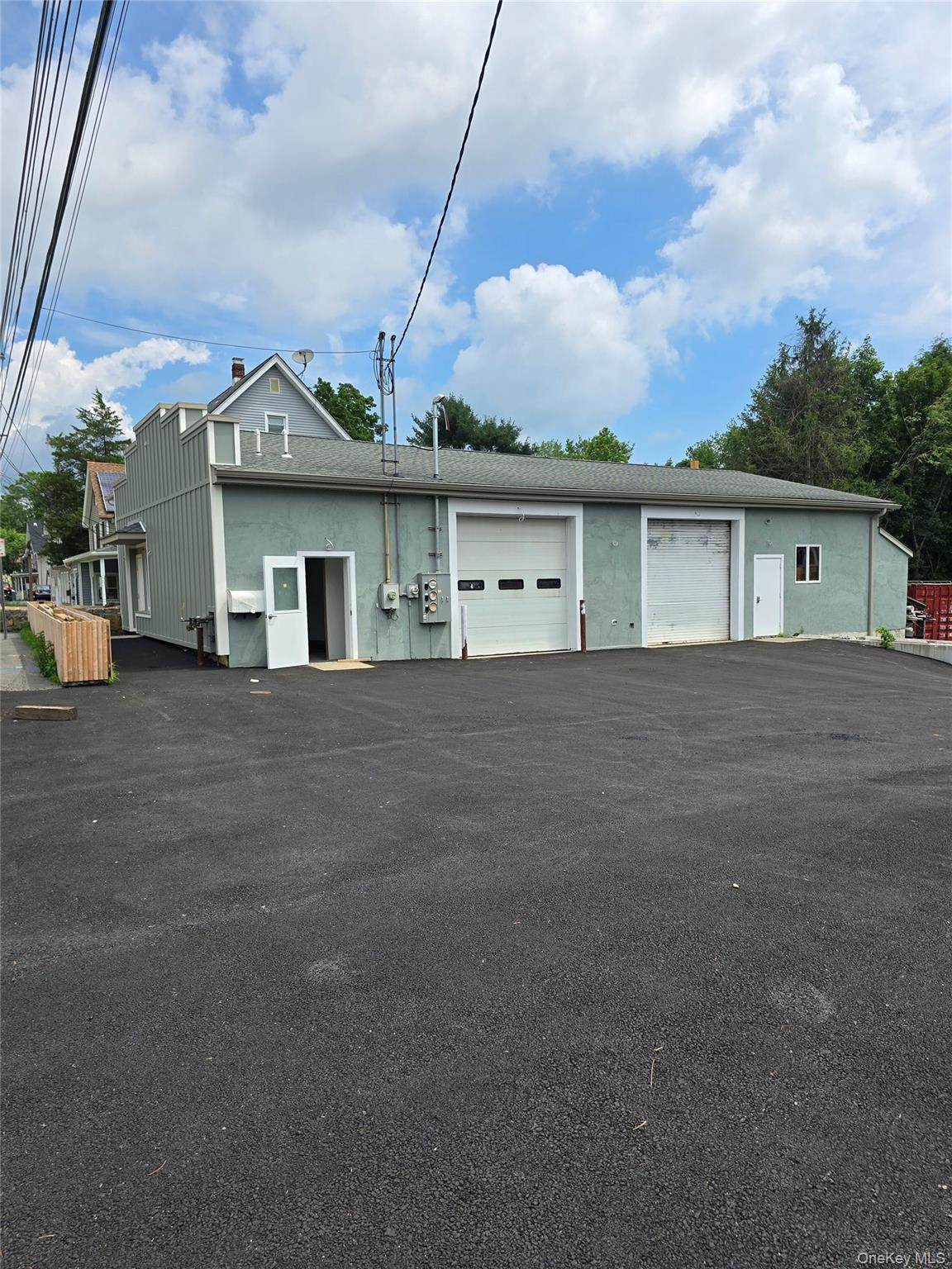 136 Orange Turnpike - Photo 1