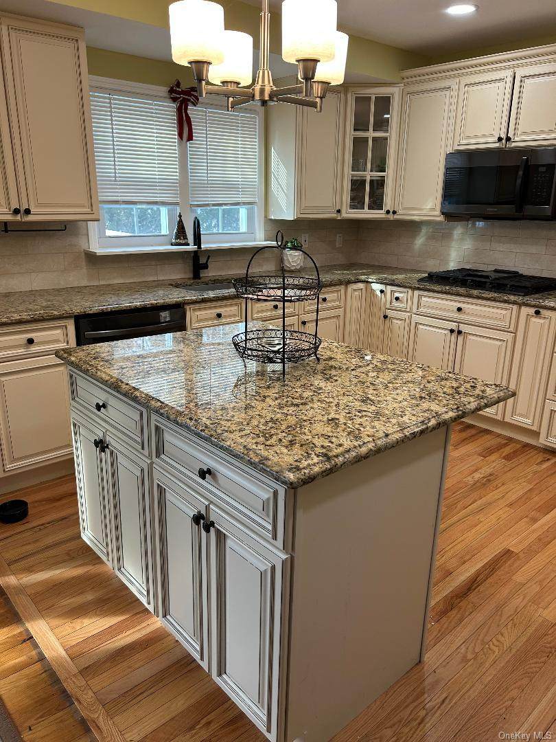 1 Bristol Court - Photo 1