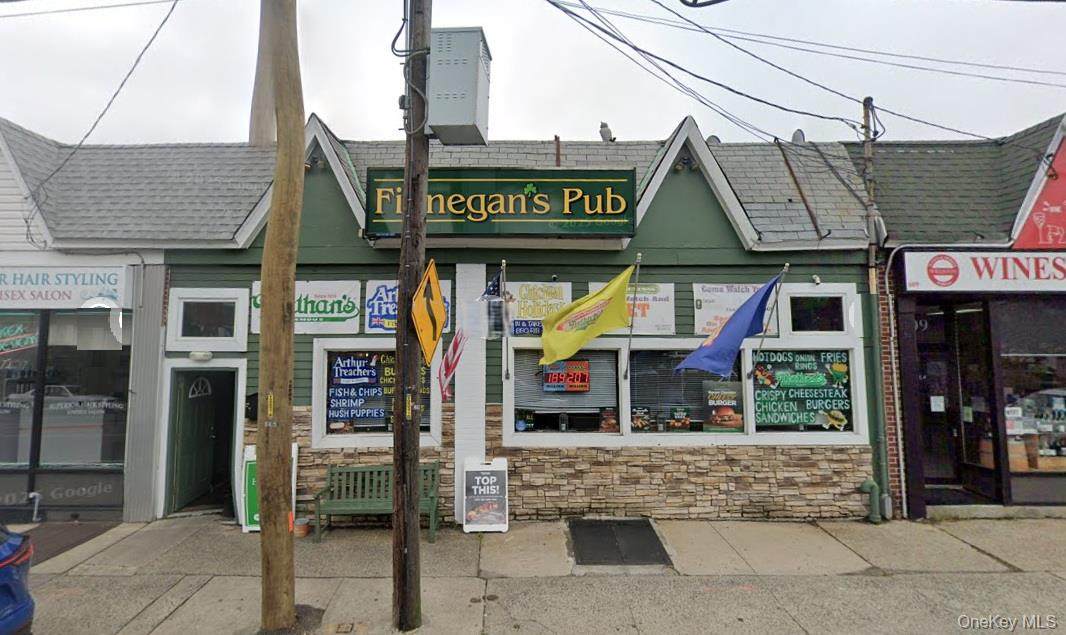 605 Willis Avenue - Photo 1