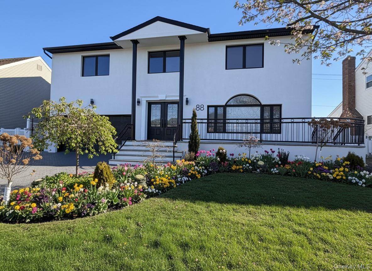 88 Mark Lane - Photo 1