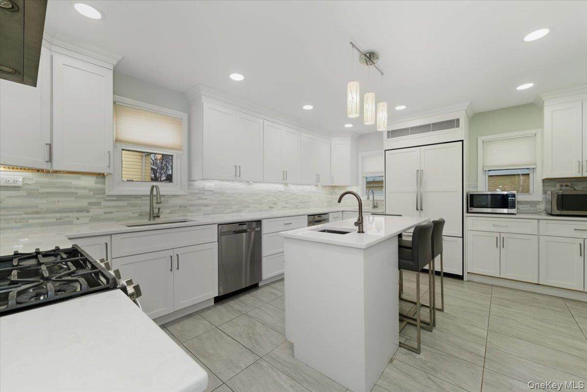 422 Cedarhurst Avenue - Photo 1