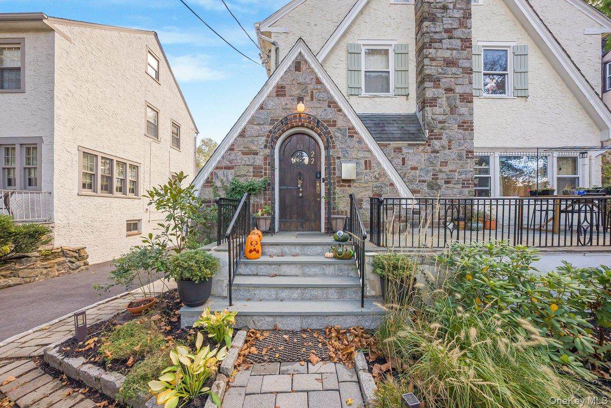 22 Palmer Avenue - Photo 1