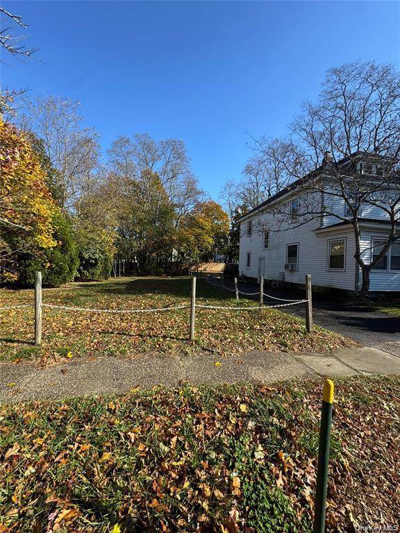 368 Sweezy Avenue - Photo 1