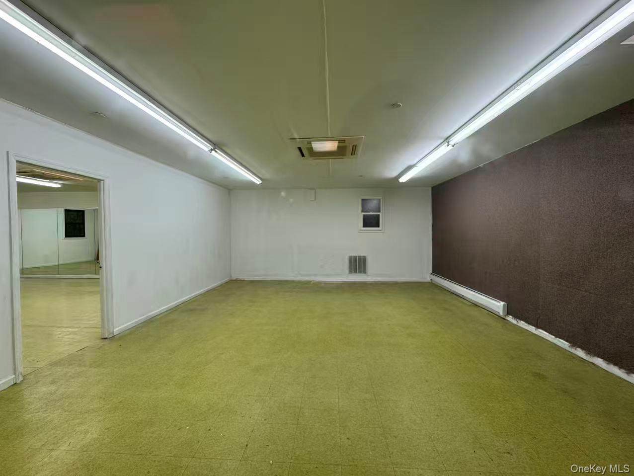 146-27 Beech Avenue - Photo 1