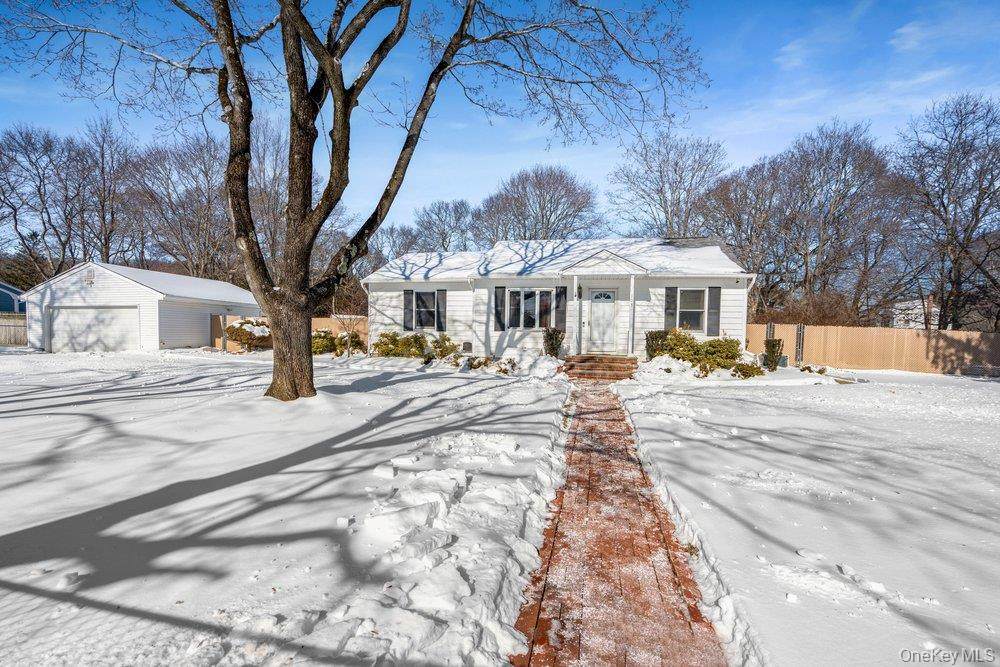 105 Greenport Avenue - Photo 1